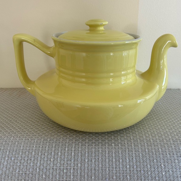 Vintage Yellow HallCoffelator Co. Coffee Pot Rare YellowY